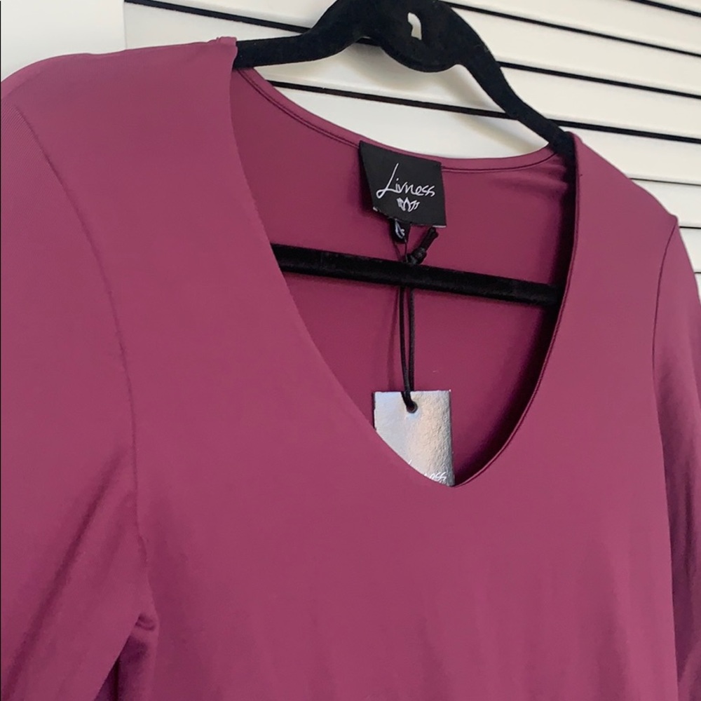 Smooth and soft basic blouse - Picture 2 of 5